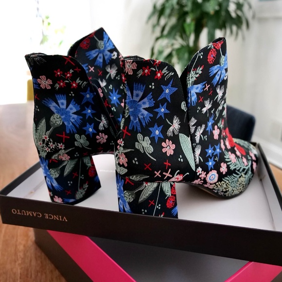 Vince Camuto Kassie Suede Boots, Wonderland 12W — NEW - Picture 5 of 11